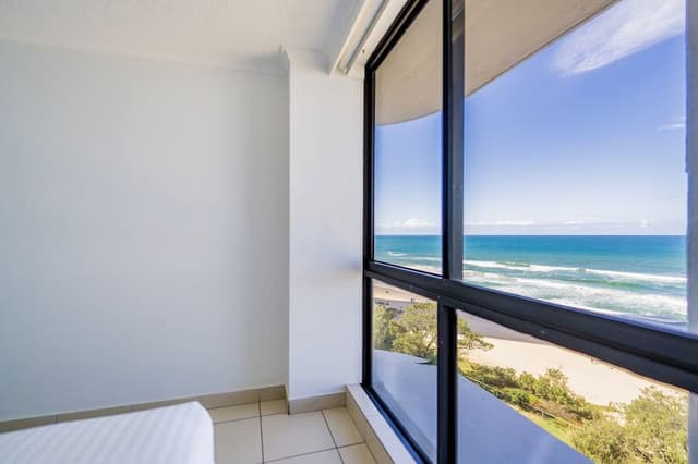 One-Bedroom Apartment with Ocean View Standard (Higher Floor)