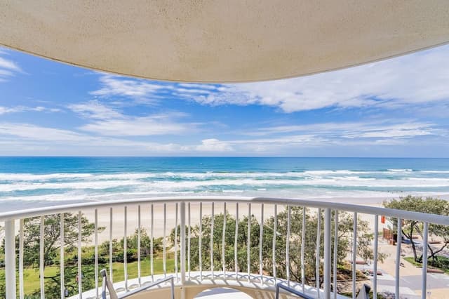 One-Bedroom Apartment with Ocean View Standard (Higher Floor)
