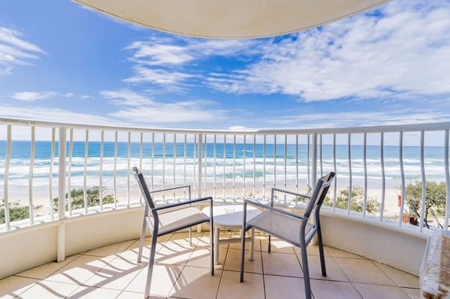One-Bedroom Apartment with Ocean View Standard (Higher Floor)