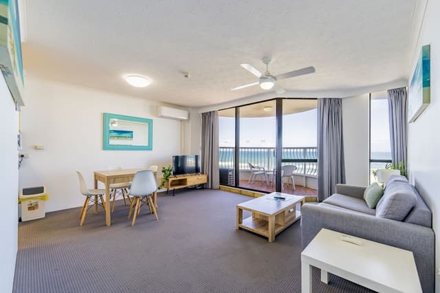 One-Bedroom Apartment with Ocean View Standard (Higher Floor)