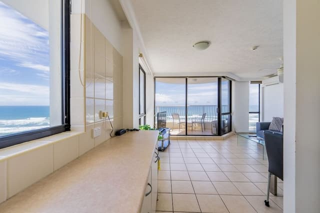 One-Bedroom Apartment with Ocean View Standard (Higher Floor)