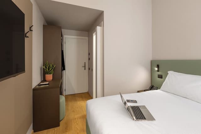 Room (Smart)