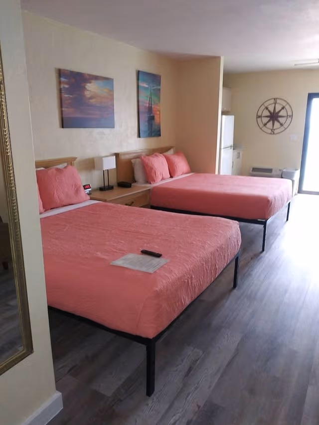 Standard Studio Suite, 2 Queen Beds, Kitchenette, Oceanfront