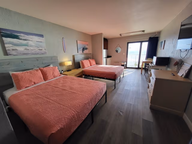 Standard Studio Suite, 2 Queen Beds, Kitchenette, Oceanfront