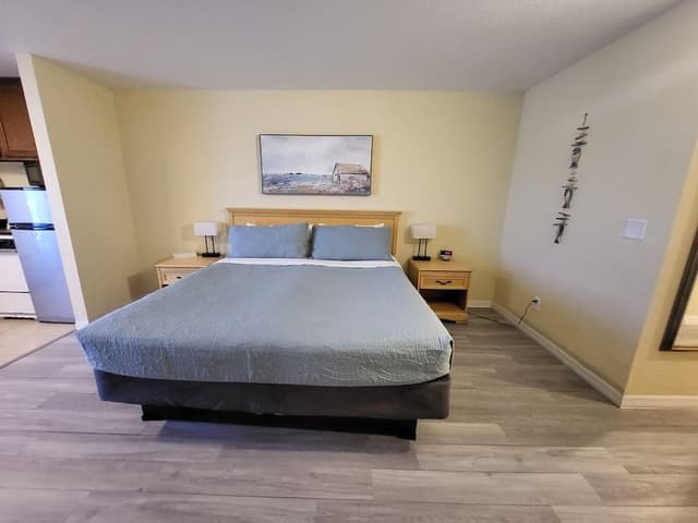 Standard Room, 1 King Bed, Kitchenette, Oceanfront