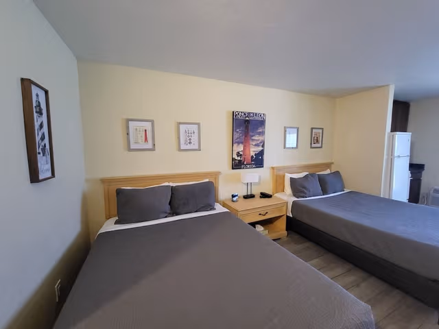 Standard Studio Suite, 2 Queen Beds, Kitchenette, Oceanfront