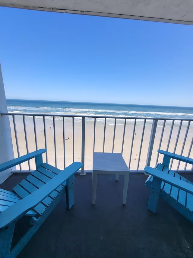 Standard Room, 1 King Bed, Kitchenette, Oceanfront