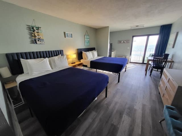 Standard Studio Suite, 2 Queen Beds, Kitchenette, Oceanfront