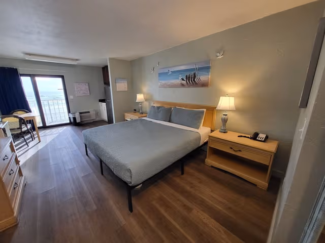 Standard Room, 1 King Bed, Kitchenette, Oceanfront