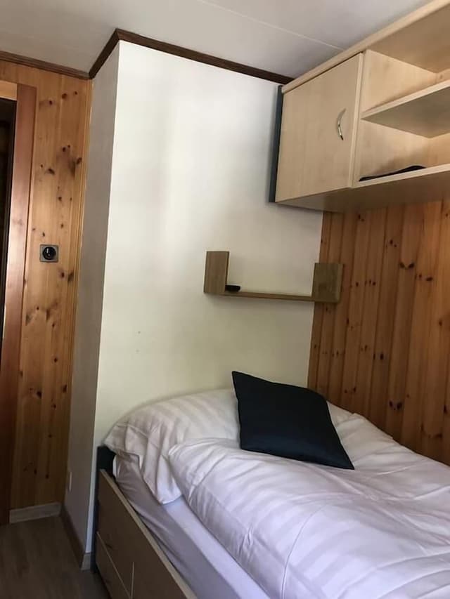 Economy Single Room with Shared Bathroom