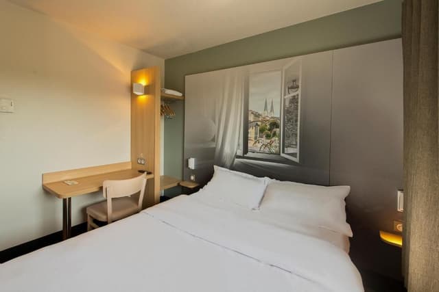 Double Room (1 - 2 Adults)