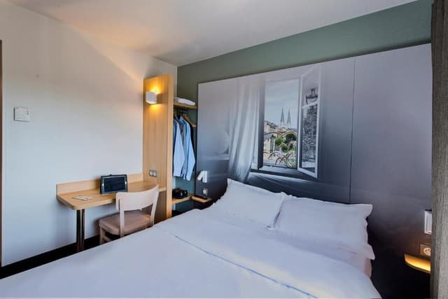 Double Room (1 - 2 Adults)