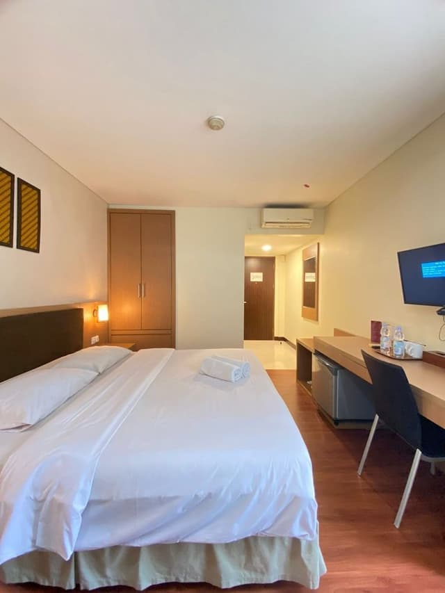 Executive Double Modern