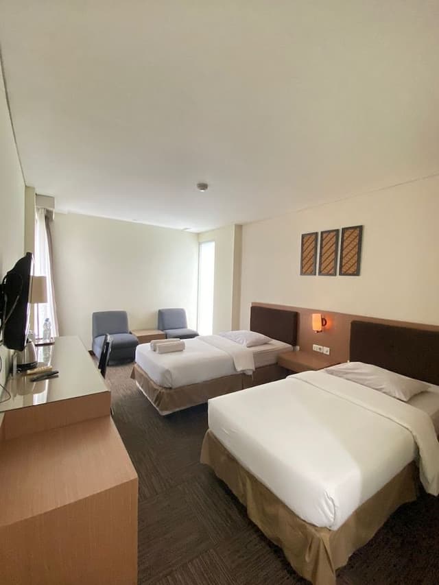 Executive Twin Modern