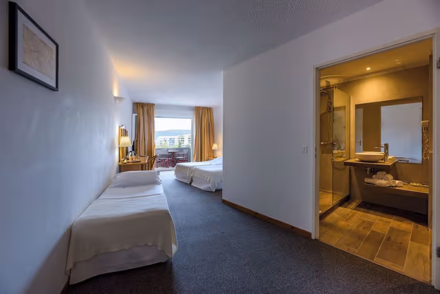 Triple Room, Balcony
