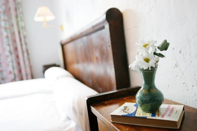 Twin Room, Bathtub