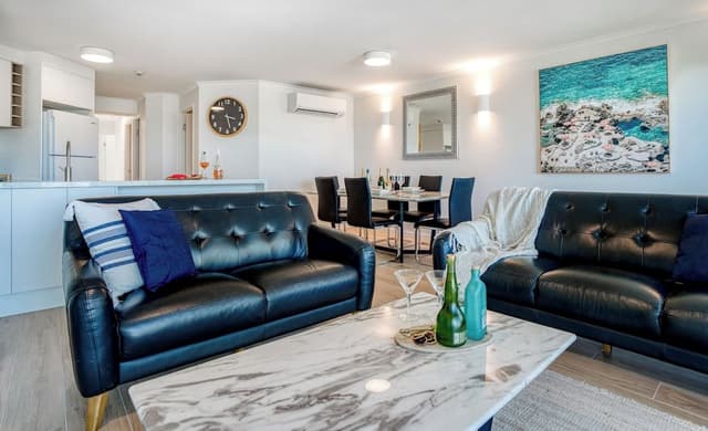 3 Bedroom Marina View Deluxe Rooftop Apartment
