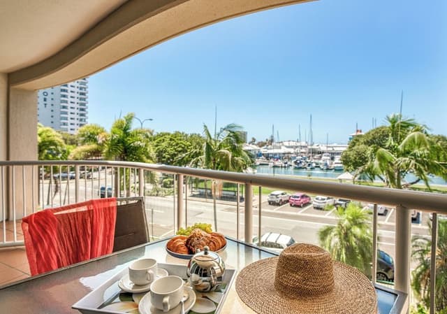 1 Bedroom Marina View Apartment