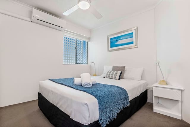 3 Bedroom Marina View Rooftop Apartment