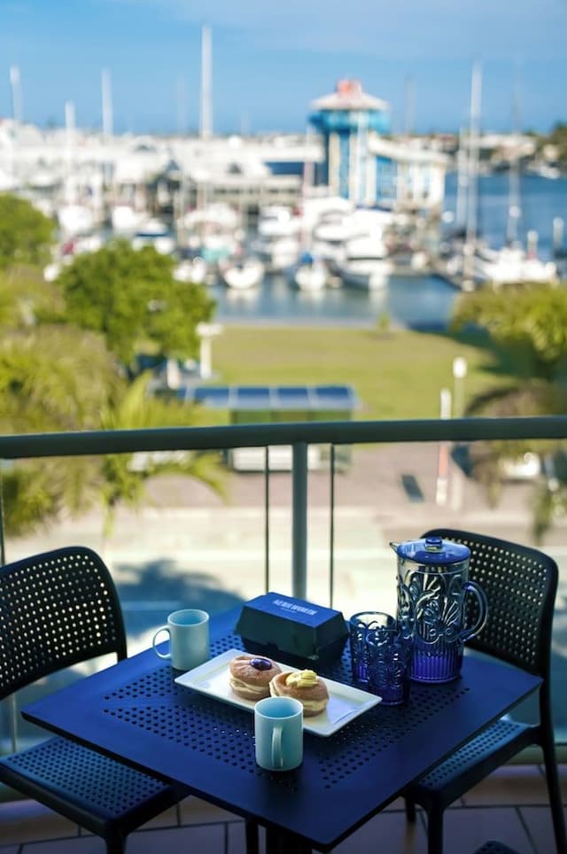 3 Bedroom Marina View Deluxe Rooftop Apartment
