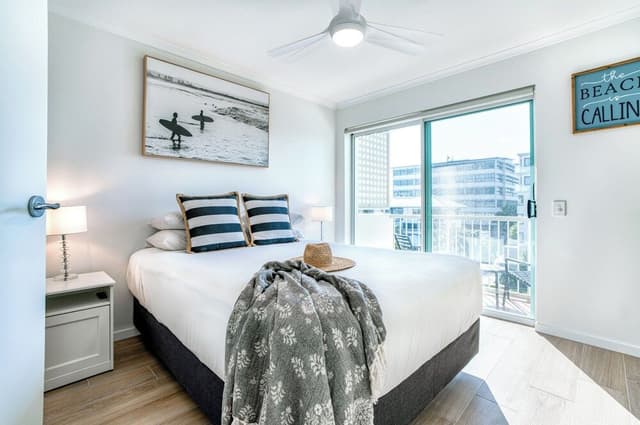 3 Bedroom Marina View Deluxe Rooftop Apartment