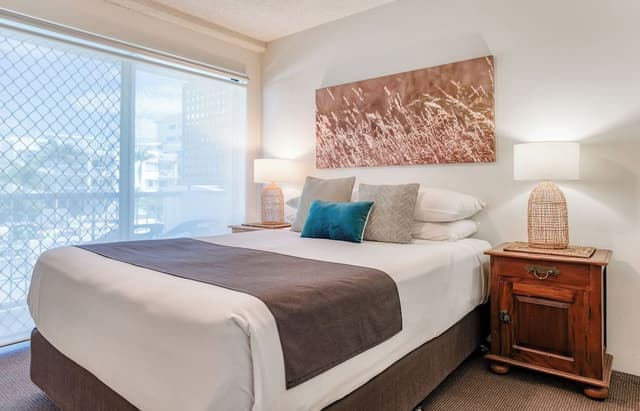 3 Bedroom Marina View Apartment