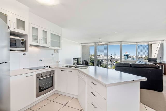 3 Bedroom Marina View Rooftop Apartment