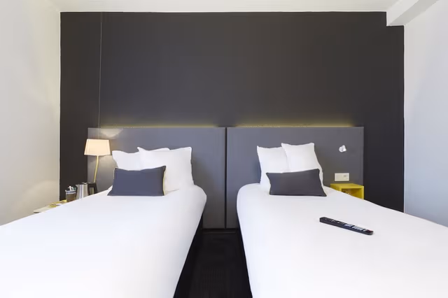 Junior suite, 2 single beds and 1 sofa bed