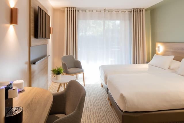 Club Double Room, 1 King Bed, Ground Floor (with SPA access)