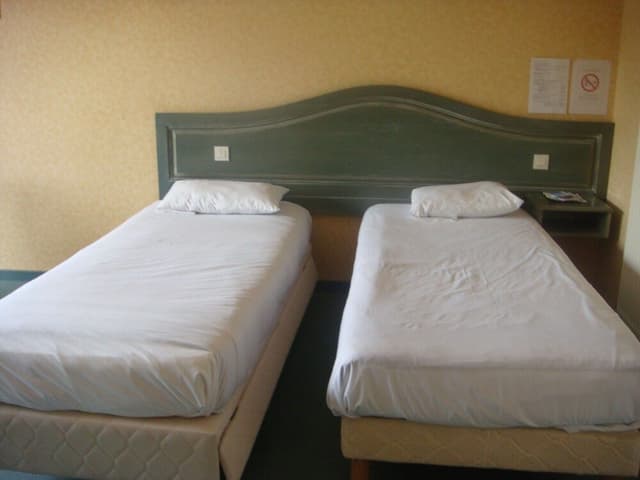 Comfort Twin Room, Refrigerator & Microwave