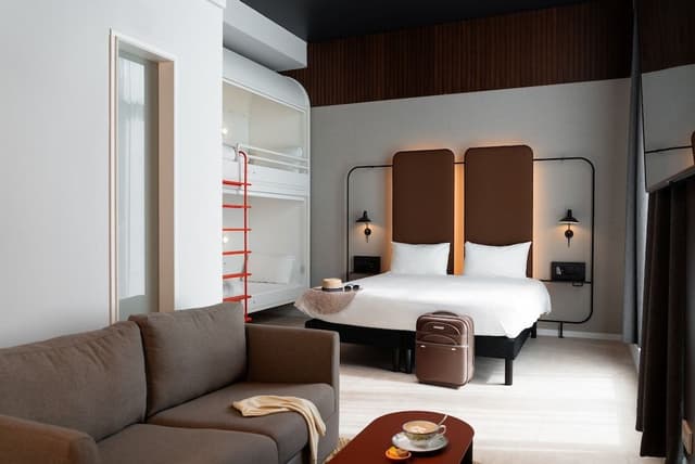 Apartment, Multiple Beds