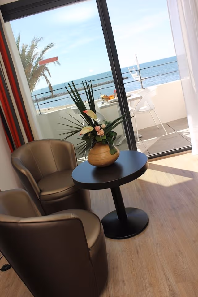 Double Room with Balcony, sea View . Superior floor