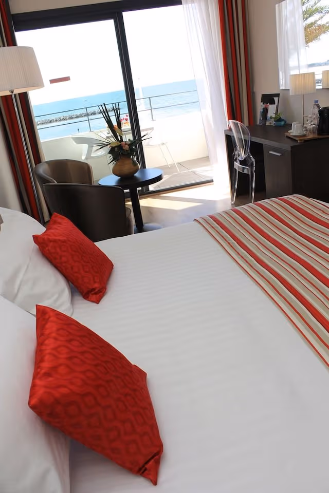Double Room with Balcony, sea View . Superior floor