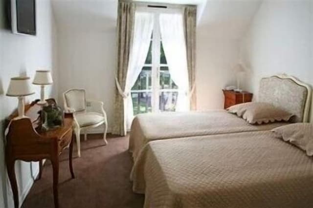 Twin Room, Park View