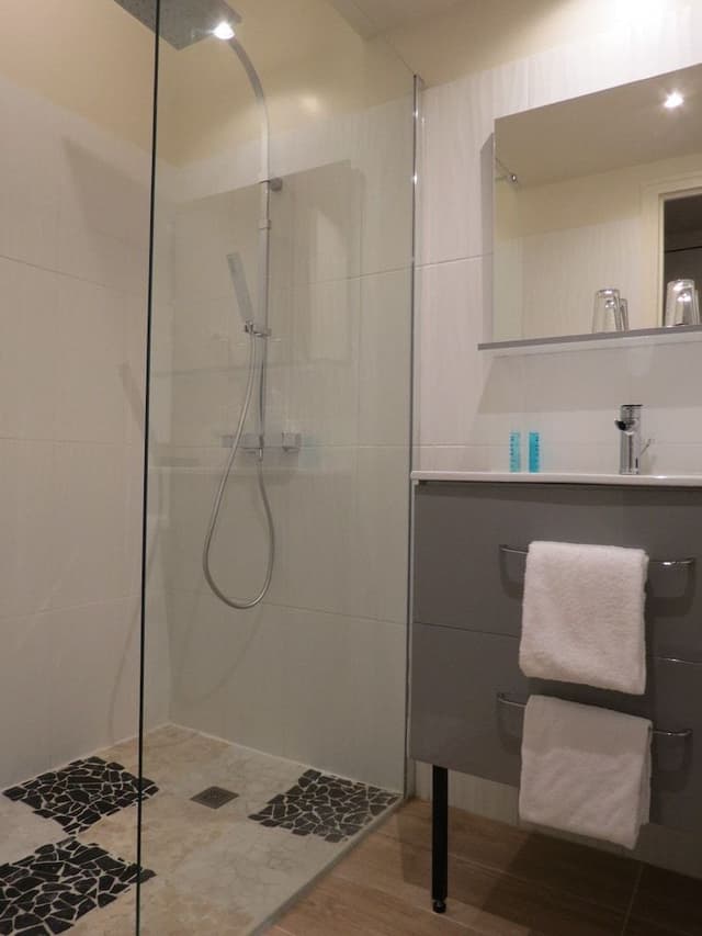 Twin Room, Park View