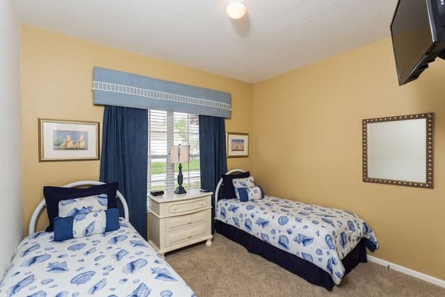 Condo, 4 Bedrooms (3 Bathroom - 8010)