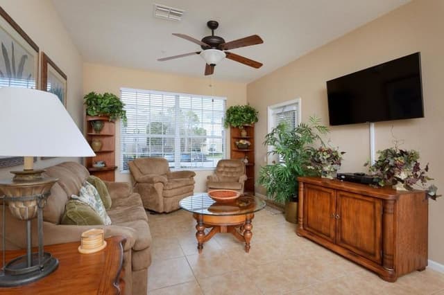 Condo, 3 Bedrooms, 2 Bathrooms