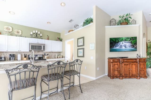 Classic Condo, 4 Bedrooms (2253)