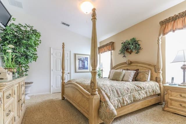 Classic Condo, 4 Bedrooms (2253)