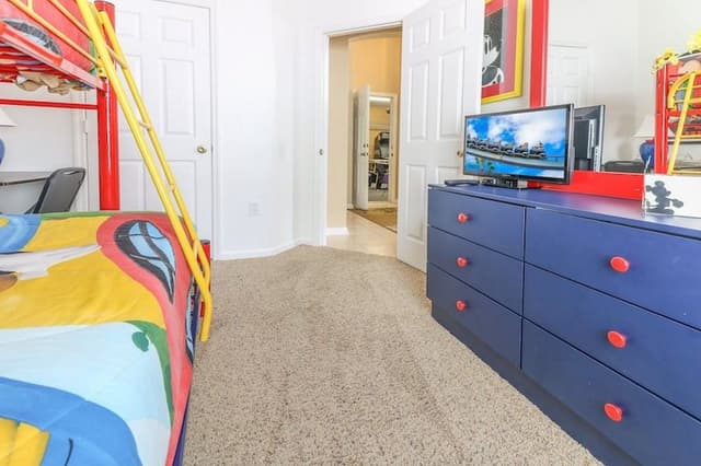 Classic Condo, 4 Bedrooms (2253)