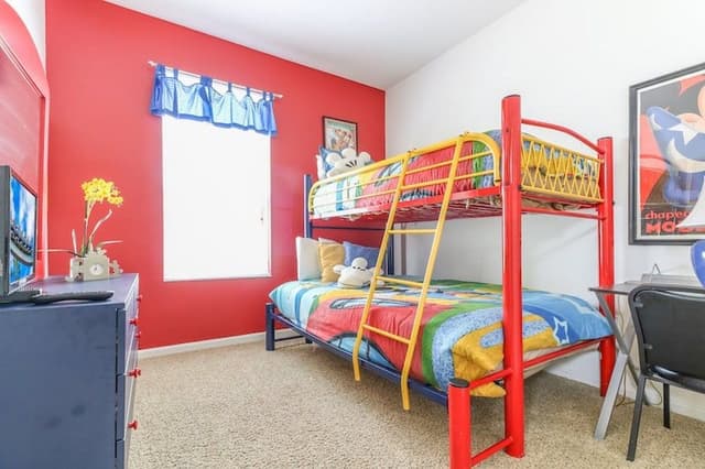 Classic Condo, 4 Bedrooms (2253)