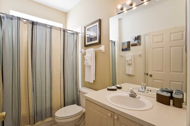 Condo, 4 Bedrooms (3 Bathroom - 8010)