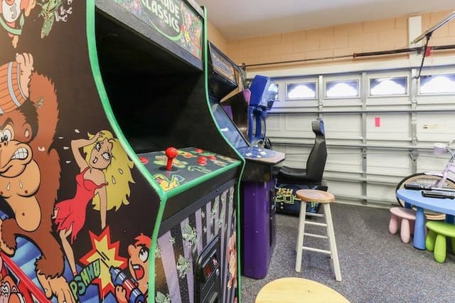 Classic Condo, 4 Bedrooms (2253)
