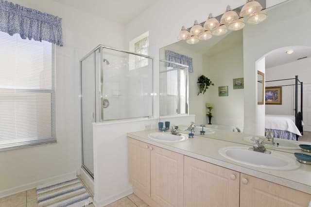 Condo, 4 Bedrooms (3 Bathroom - 8010)
