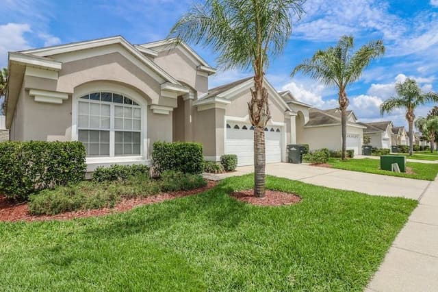 Classic Condo, 4 Bedrooms (2253)