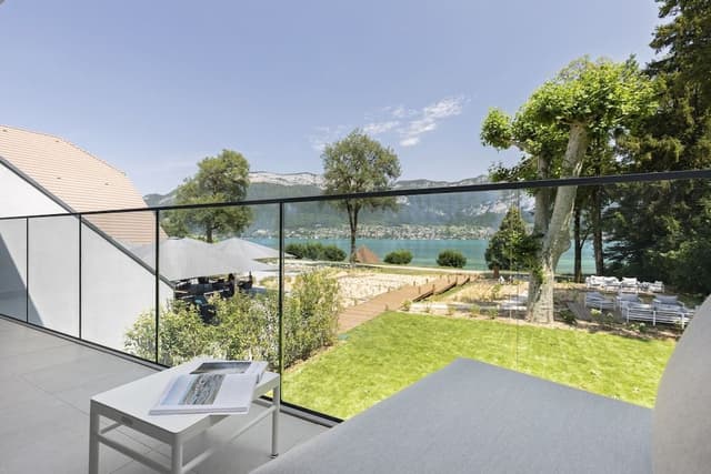 Suite, 1 Queen Bed with Sofa bed, Lake View