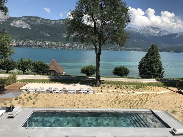 Suite, 1 Queen Bed with Sofa bed, Lake View