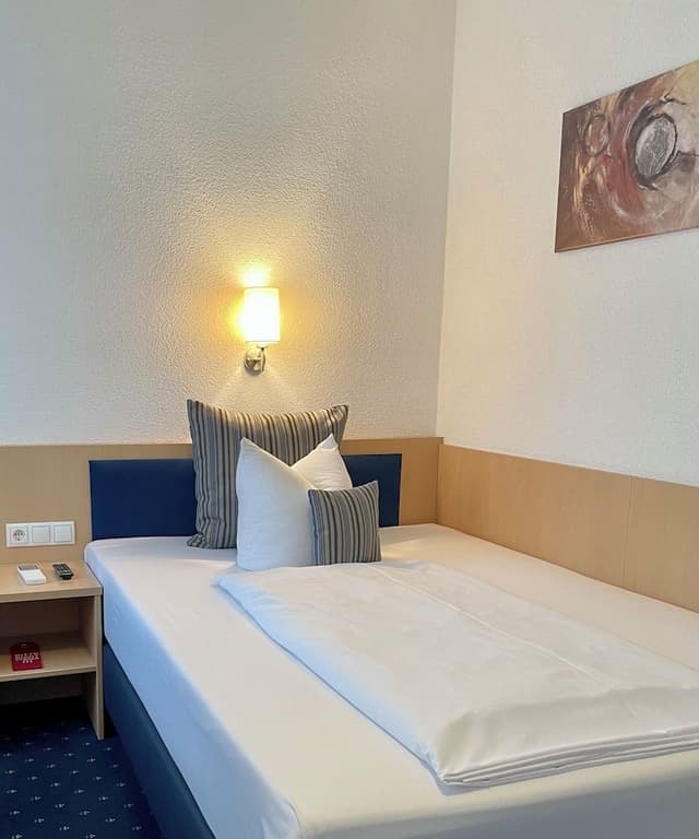 Economy Single Room
