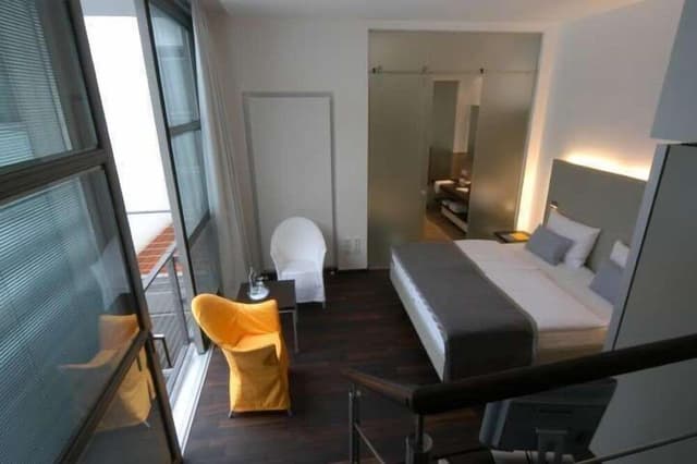 Room (XL)
