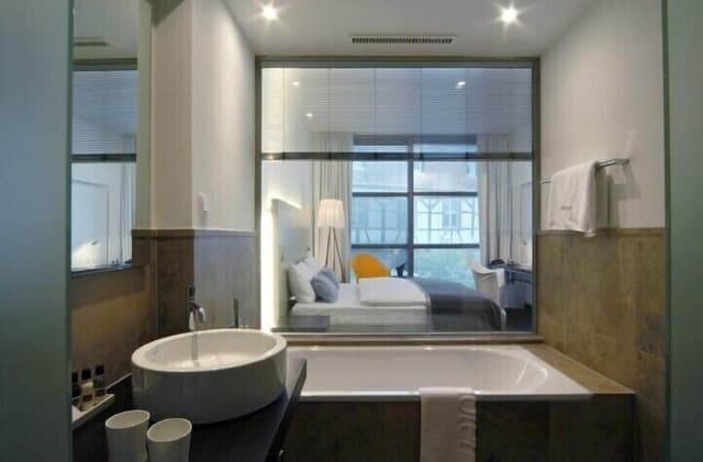 Room (XL)